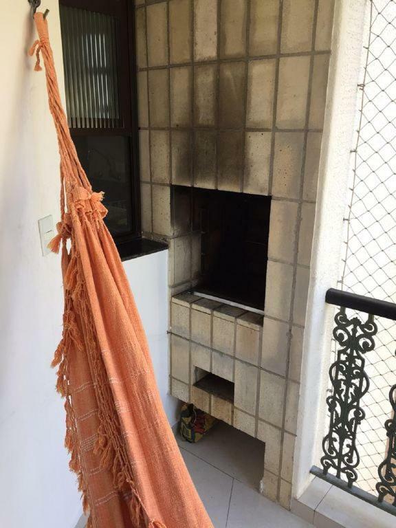 Apartamento com Varanda
